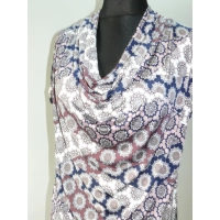 Bluzka lejący dekolt - kolorowa mozaika z perłowym połyskiem